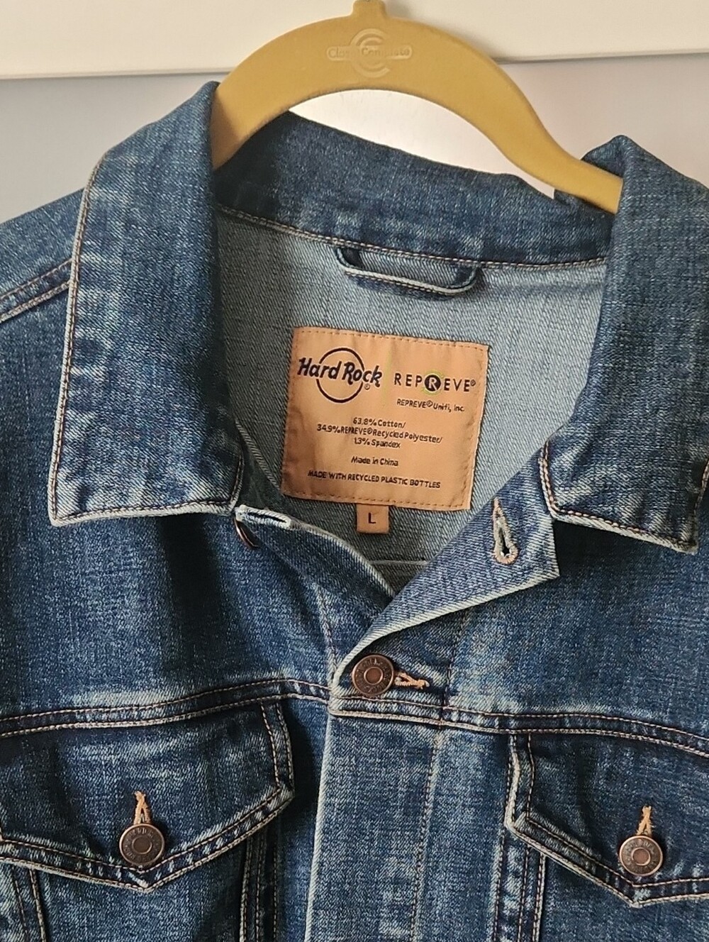 Hard Rock Cafe Blue Denim Jacket - Classic Trucker Style